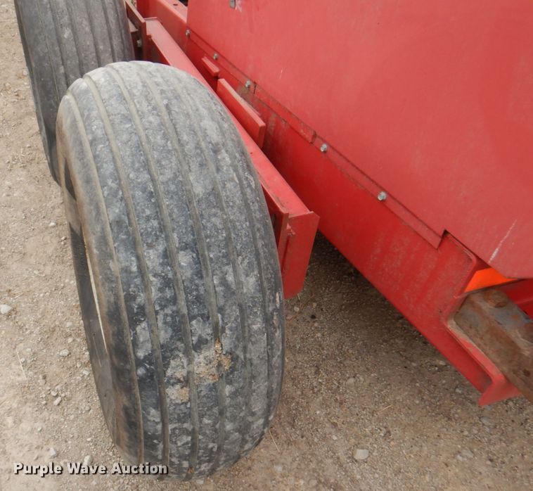 image for item DN1364 Gehl 1075  forage harvester