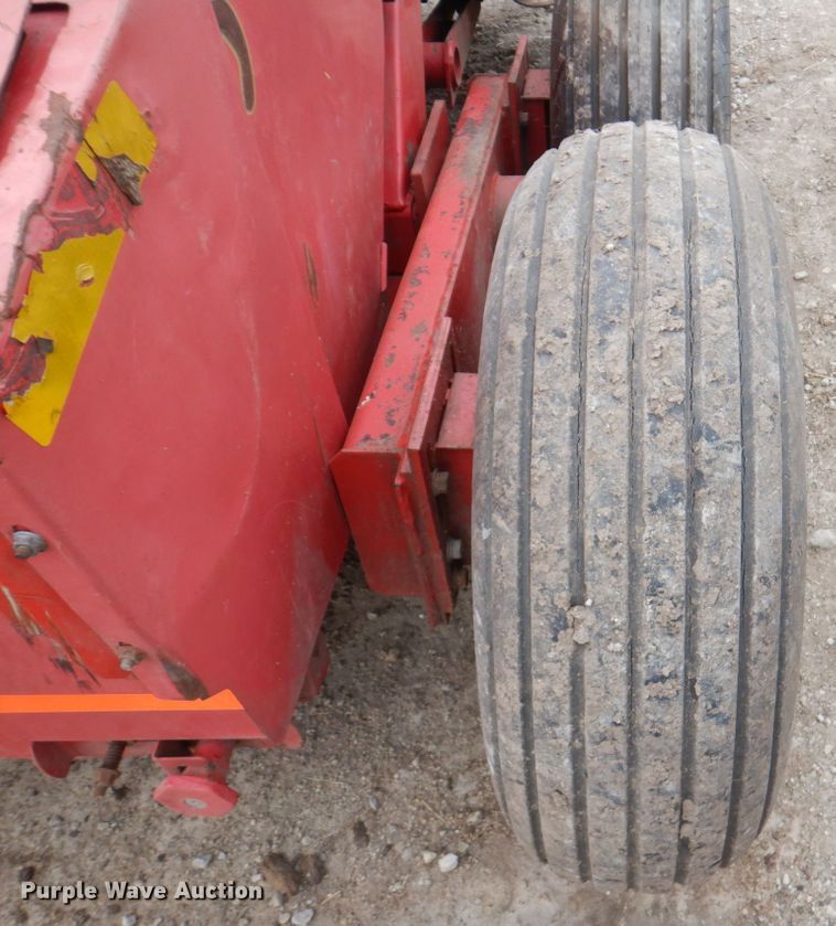 image for item DN1364 Gehl 1075  forage harvester