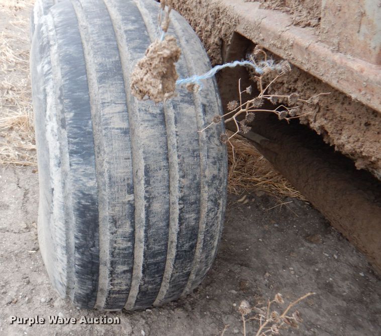 image for item DN1367 Knight 8030 Slinger  manure spreader