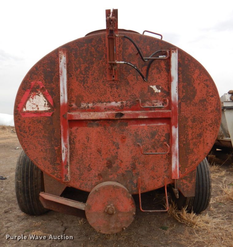 image for item DN1368 Calumet 3250SPR  liquid manure spreader