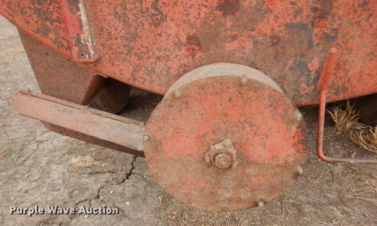 image for item DN1368 Calumet 3250SPR  liquid manure spreader