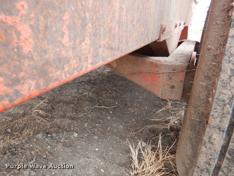 image for item DN1368 Calumet 3250SPR  liquid manure spreader