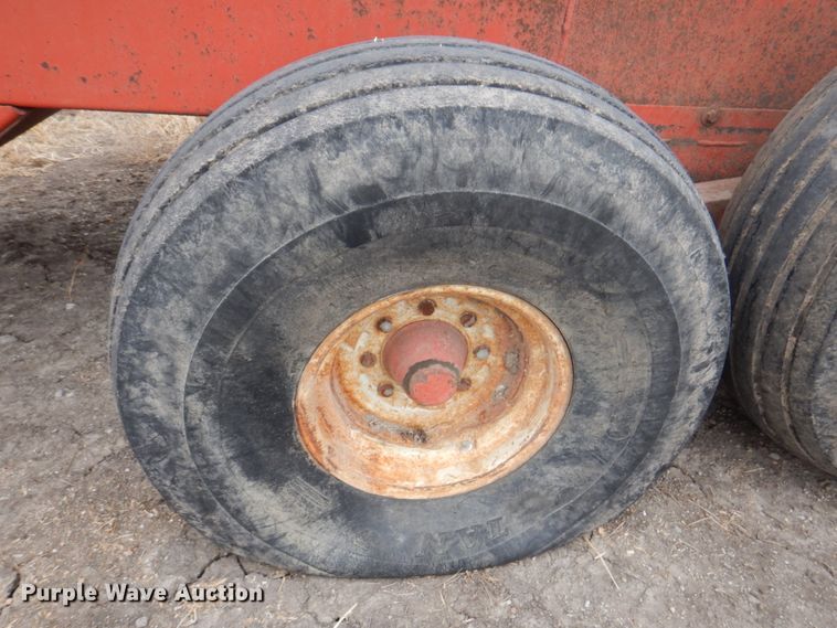 image for item DN1368 Calumet 3250SPR  liquid manure spreader