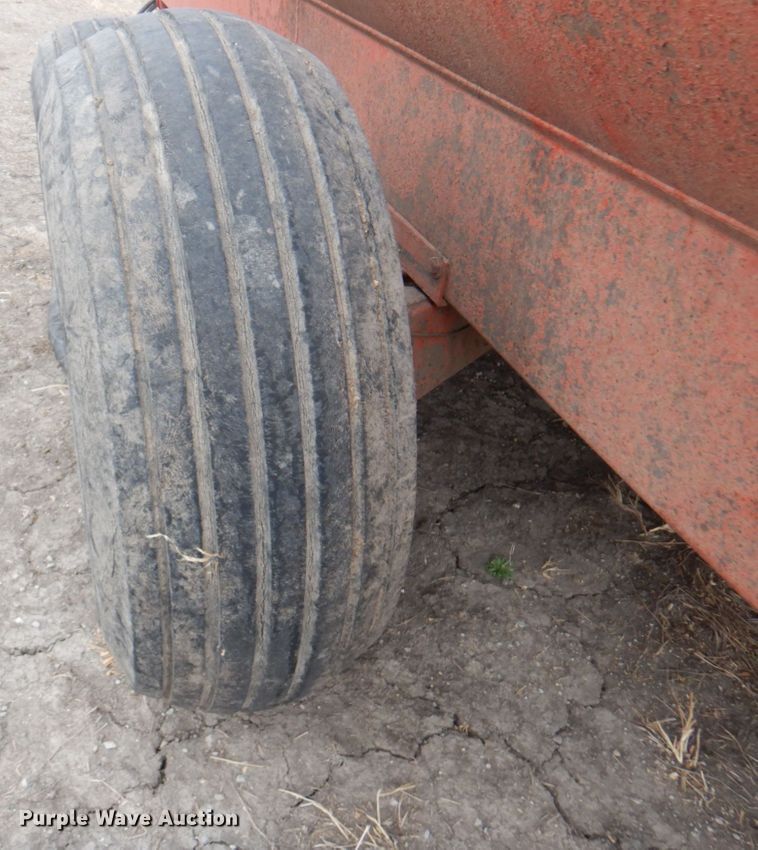 image for item DN1368 Calumet 3250SPR  liquid manure spreader