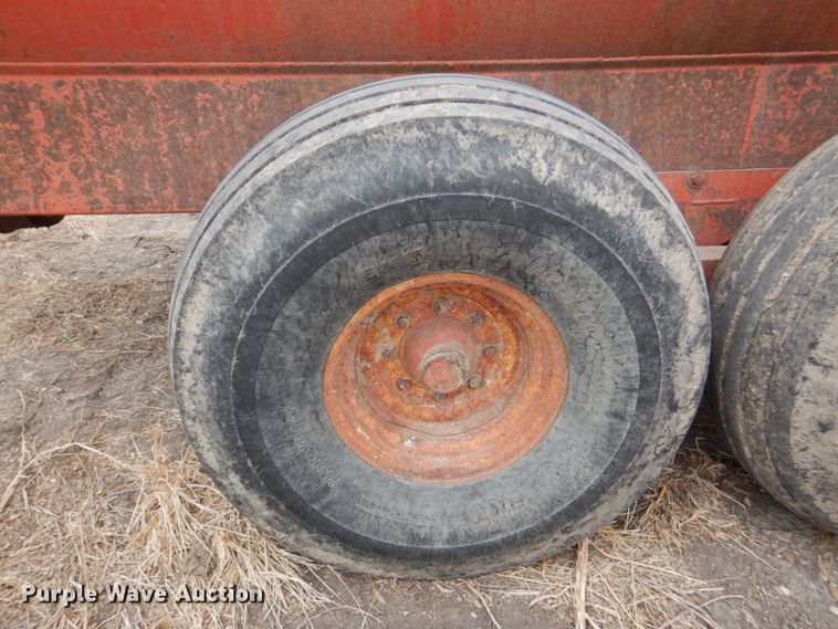 image for item DN1368 Calumet 3250SPR  liquid manure spreader