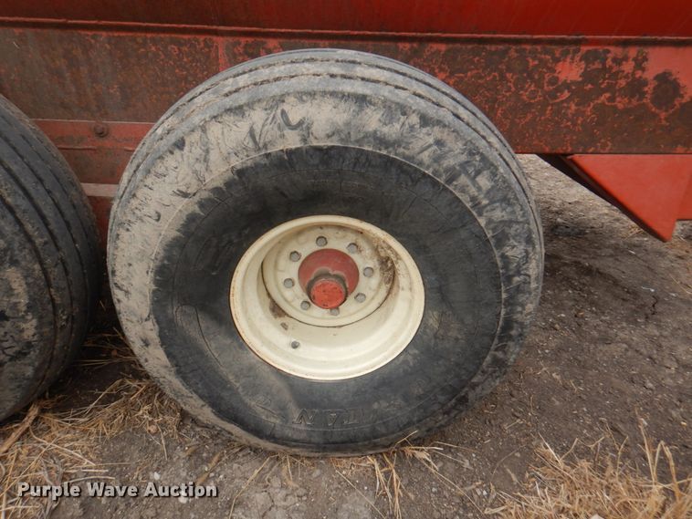 image for item DN1368 Calumet 3250SPR  liquid manure spreader