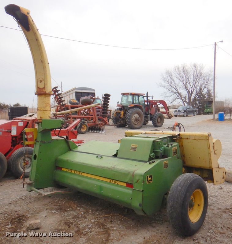 image for item DN1369 John Deere 3960  forage harvester