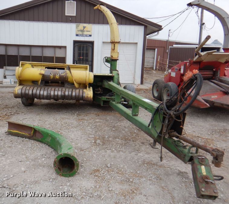 image for item DN1369 John Deere 3960  forage harvester