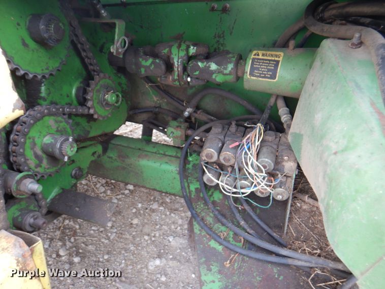 image for item DN1369 John Deere 3960  forage harvester