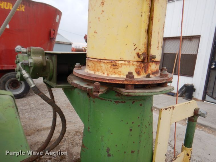 image for item DN1369 John Deere 3960  forage harvester