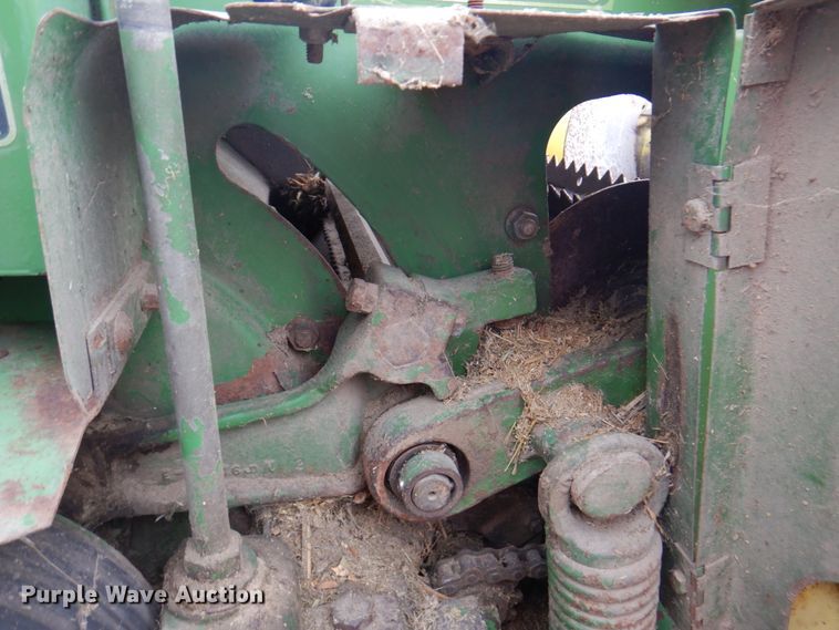 image for item DN1369 John Deere 3960  forage harvester