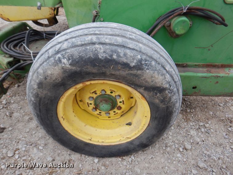 image for item DN1369 John Deere 3960  forage harvester