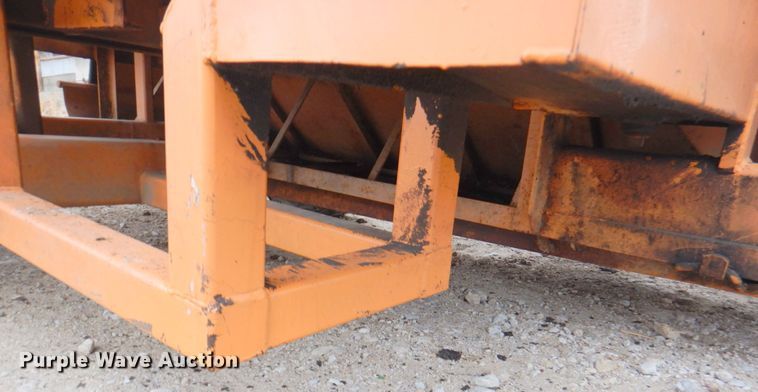 image for item DN1371 Kelly-Ryan 2W 04  silage bagger