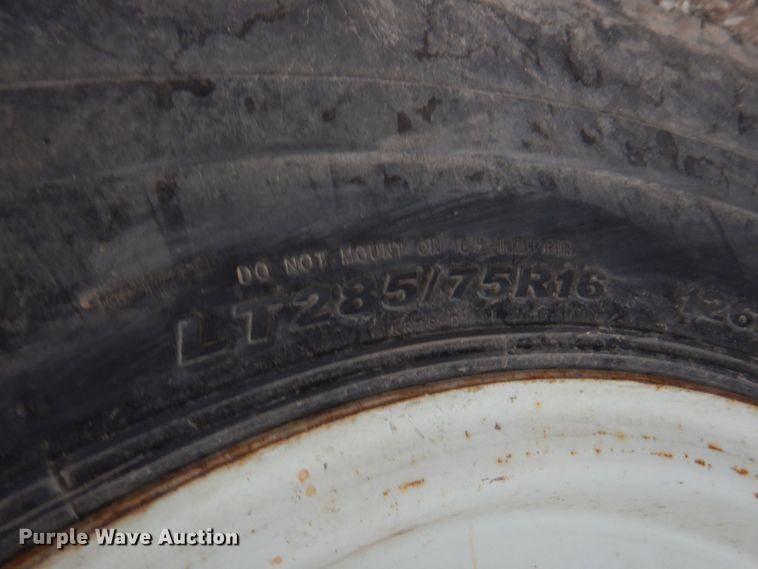 image for item DN1371 Kelly-Ryan 2W 04  silage bagger