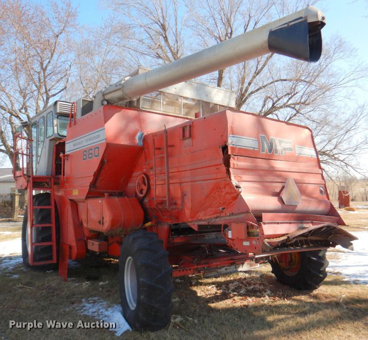 image for item DN1372 1981 Massey Ferguson 860  RWA combine