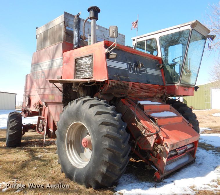image for item DN1372 1981 Massey Ferguson 860  RWA combine