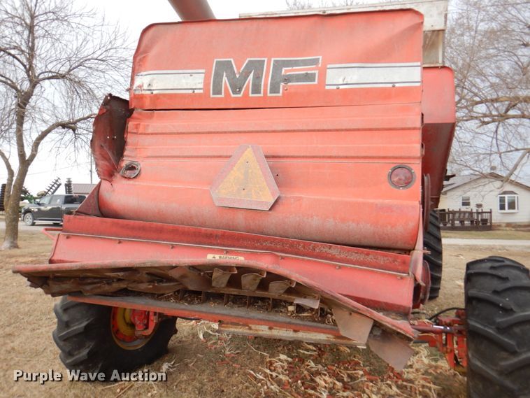 image for item DN1372 1981 Massey Ferguson 860  RWA combine