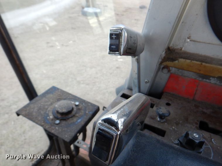 image for item DN1372 1981 Massey Ferguson 860  RWA combine