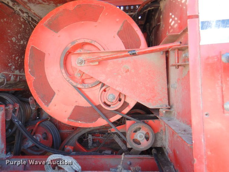image for item DN1372 1981 Massey Ferguson 860  RWA combine