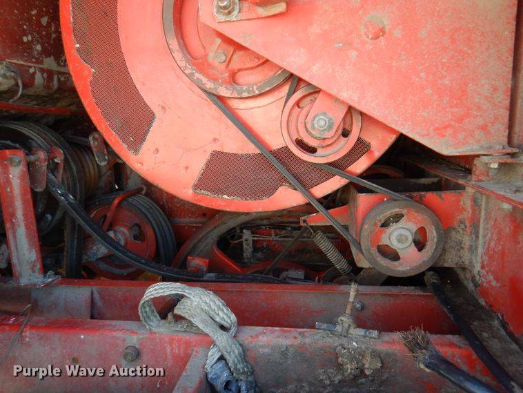image for item DN1372 1981 Massey Ferguson 860  RWA combine