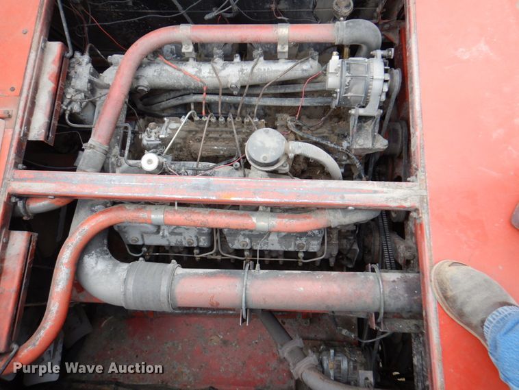 image for item DN1372 1981 Massey Ferguson 860  RWA combine