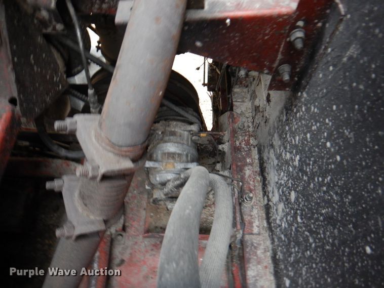 image for item DN1372 1981 Massey Ferguson 860  RWA combine