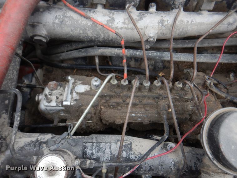 image for item DN1372 1981 Massey Ferguson 860  RWA combine