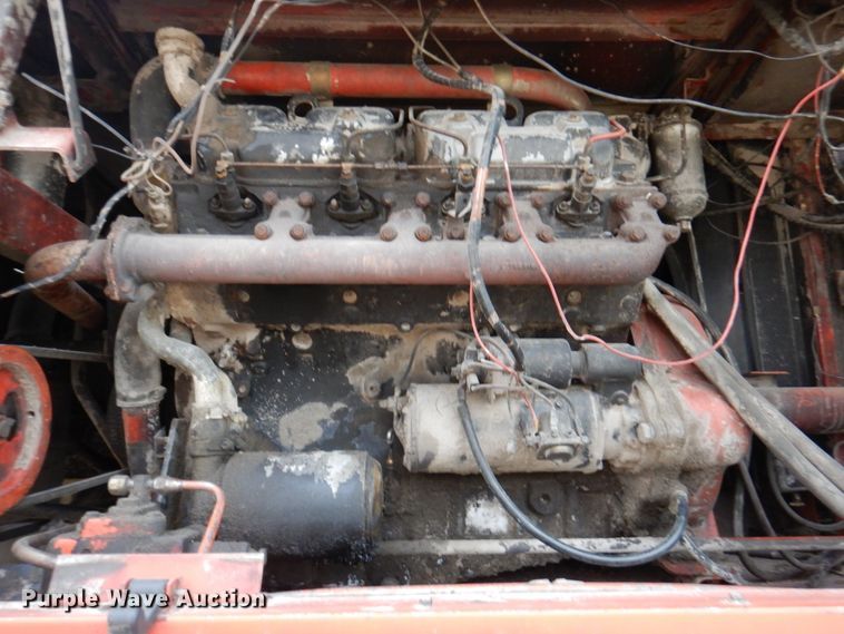 image for item DN1372 1981 Massey Ferguson 860  RWA combine