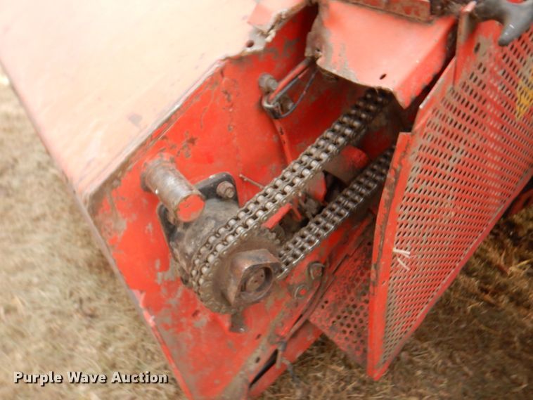 image for item DN1372 1981 Massey Ferguson 860  RWA combine