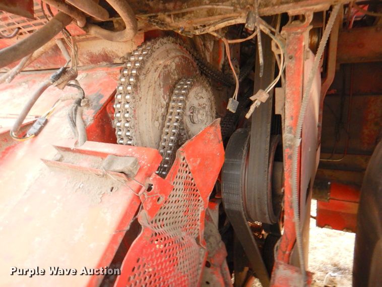 image for item DN1372 1981 Massey Ferguson 860  RWA combine