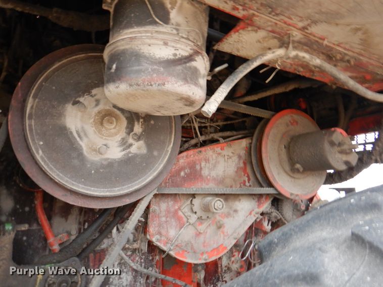 image for item DN1372 1981 Massey Ferguson 860  RWA combine