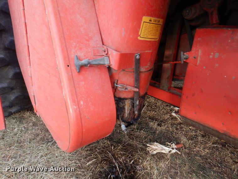 image for item DN1372 1981 Massey Ferguson 860  RWA combine