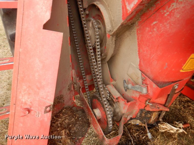 image for item DN1372 1981 Massey Ferguson 860  RWA combine