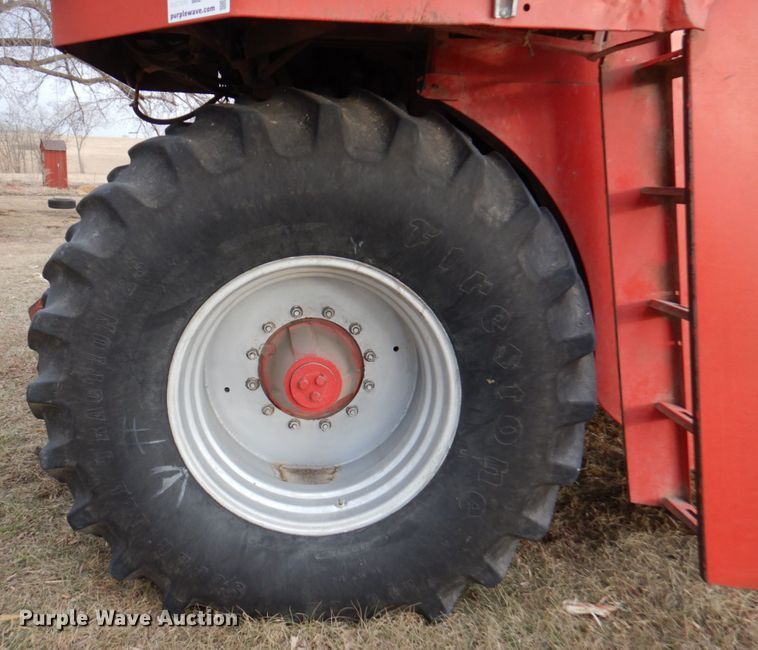 image for item DN1372 1981 Massey Ferguson 860  RWA combine