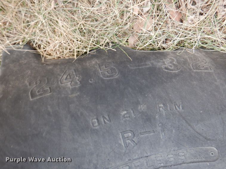 image for item DN1372 1981 Massey Ferguson 860  RWA combine