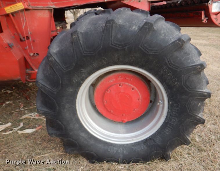image for item DN1372 1981 Massey Ferguson 860  RWA combine