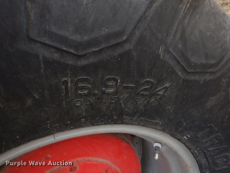 image for item DN1372 1981 Massey Ferguson 860  RWA combine
