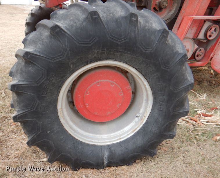 image for item DN1372 1981 Massey Ferguson 860  RWA combine