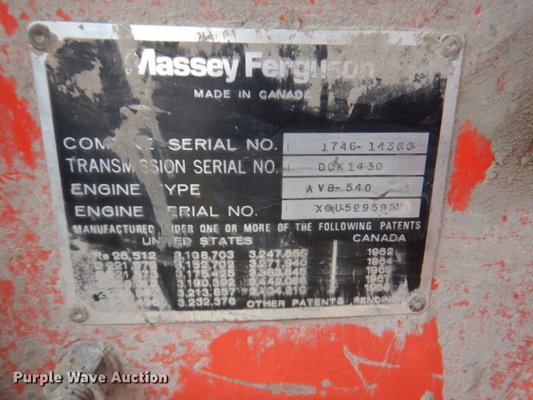 image for item DN1372 1981 Massey Ferguson 860  RWA combine
