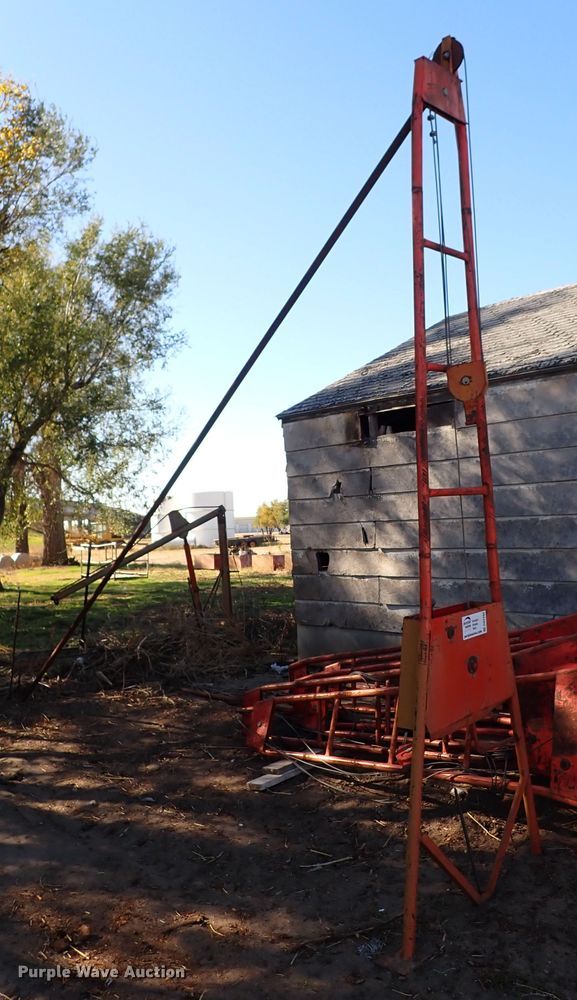 (11) Behlen grain bin jacks in Kinsley, KS Item DN2280 for sale