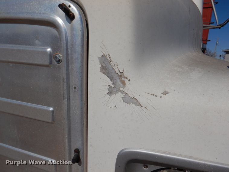 image for item DN5471 1981 International 1854  grain truck