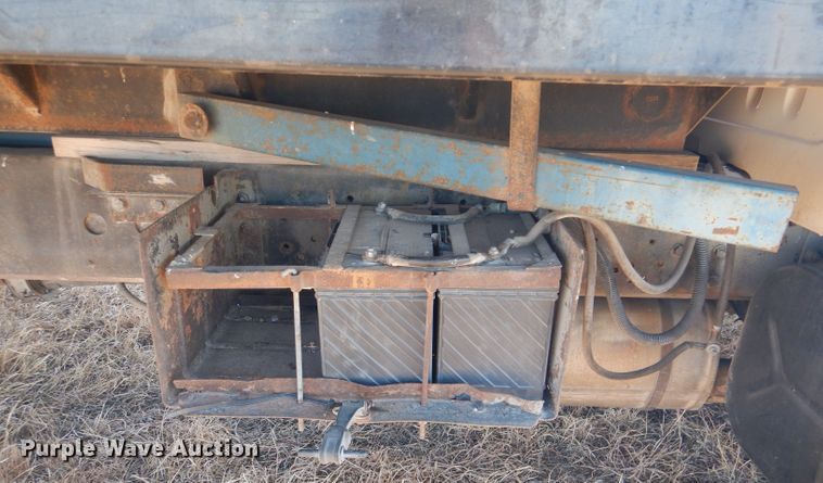 image for item DN5471 1981 International 1854  grain truck