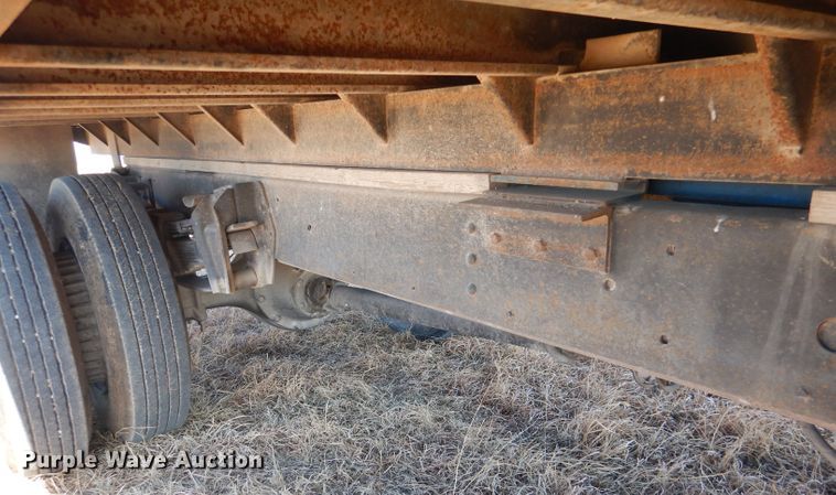 image for item DN5471 1981 International 1854  grain truck