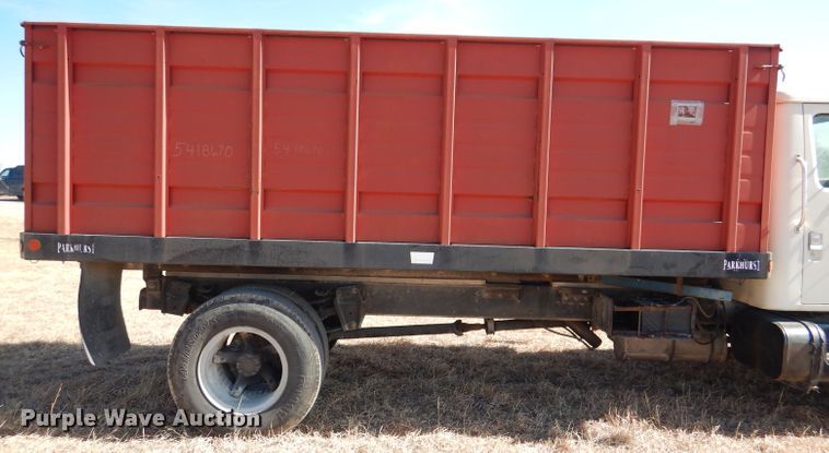 image for item DN5471 1981 International 1854  grain truck