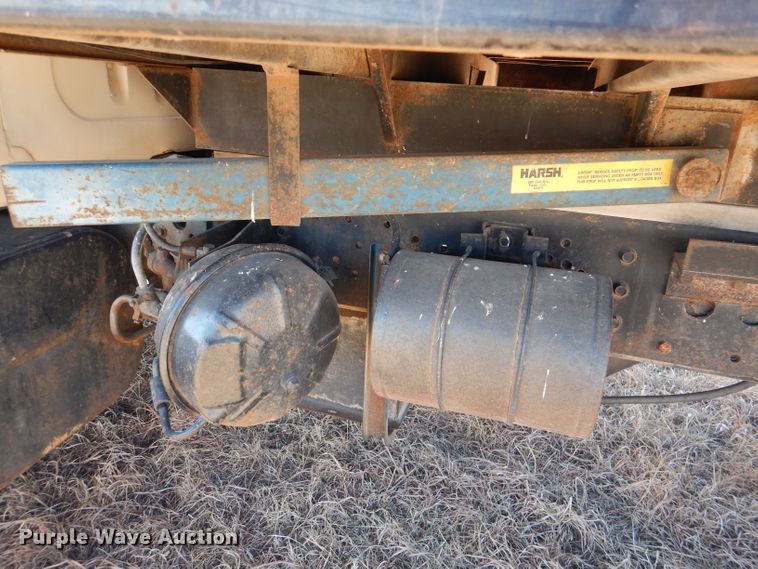 image for item DN5471 1981 International 1854  grain truck