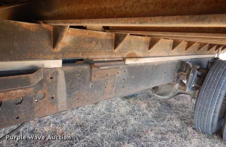 image for item DN5471 1981 International 1854  grain truck