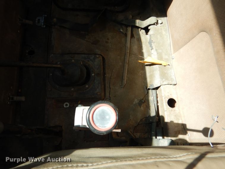 image for item DN5471 1981 International 1854  grain truck