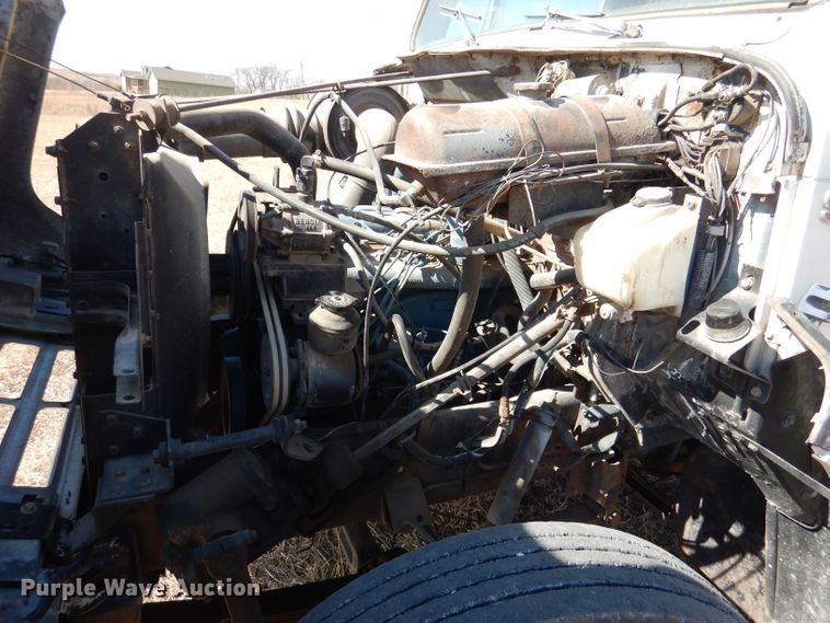 image for item DN5471 1981 International 1854  grain truck