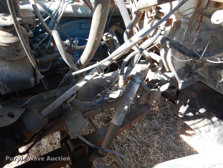 image for item DN5471 1981 International 1854  grain truck