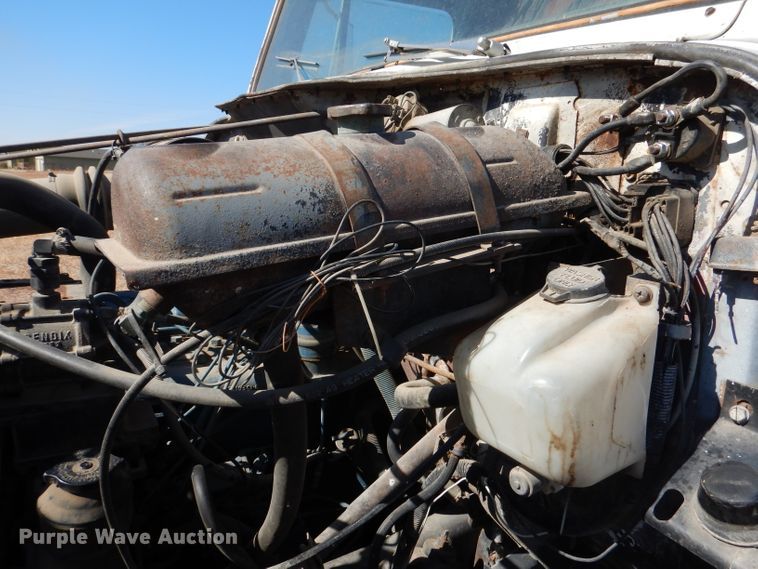 image for item DN5471 1981 International 1854  grain truck